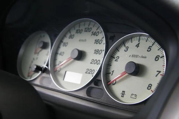 汽車標識logo都是如何進行打標的？答案是用激光打標機！(圖1)